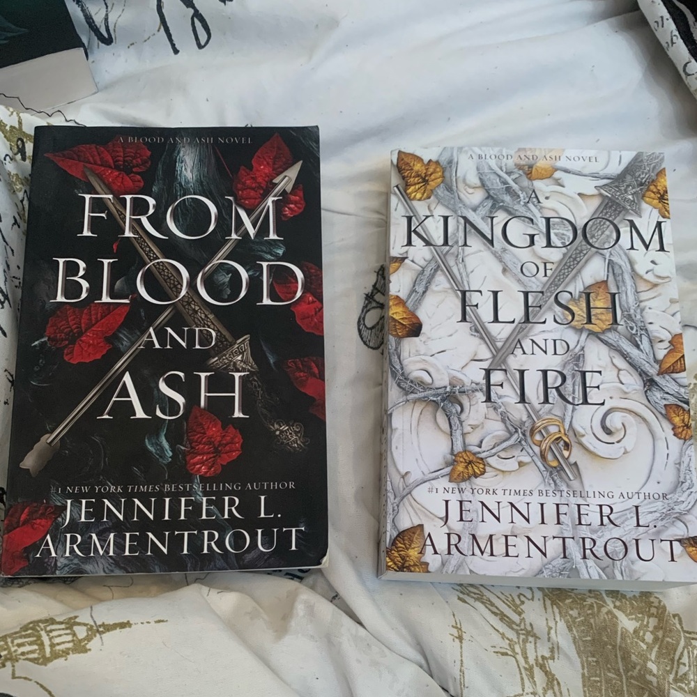 From Blood and Ash books fantasy romance books Jennifer L. Armentrout